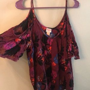 Cold shoulder top